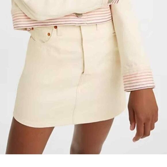 Levi's Ribcage High Rise Mini Skirt Womens Size 28/6 Button Fly Embroidered - Picture 1 of 10